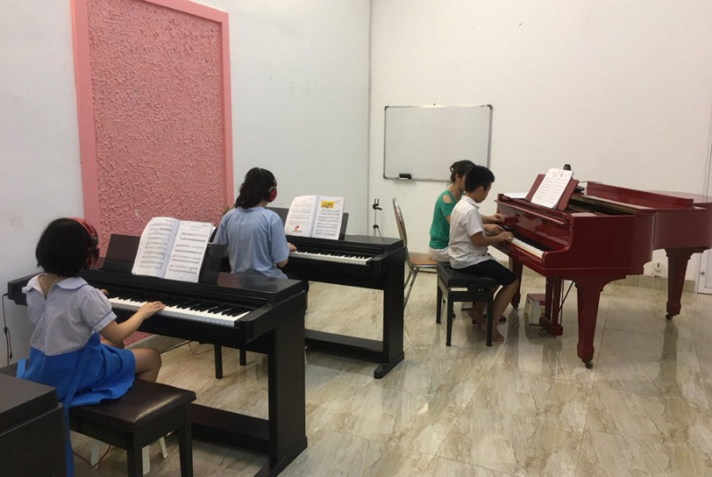 Công ty Sản Xuất Âm Nhạc SMS
