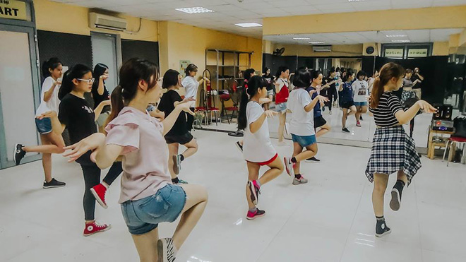Học Viện Dải Ngân Hà (Milky Way Crew)