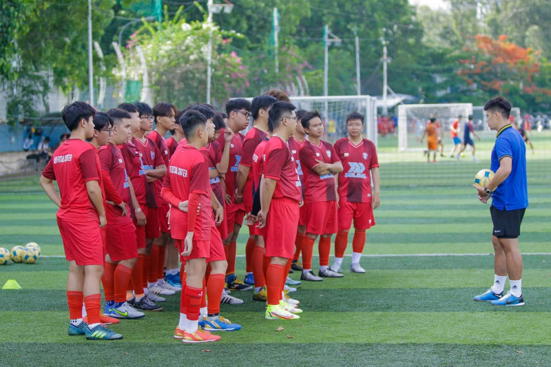 1. Trung Tâm Đào Tạo Bóng Đá Dương Minh Sài Gòn