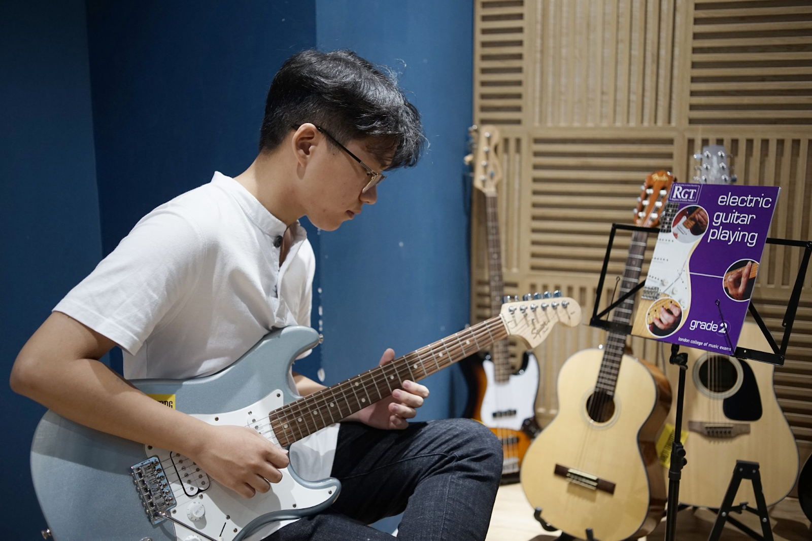 2. Trung tâm dạy đàn Việt Thương chi nhánh Thủ Đức
