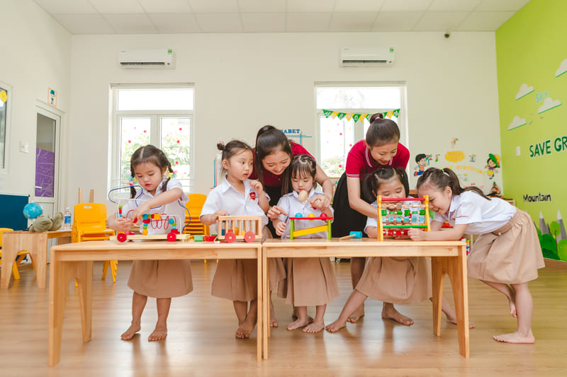 Lớp dạy kỹ năng sống cho trẻ tại Worldkids – WIS