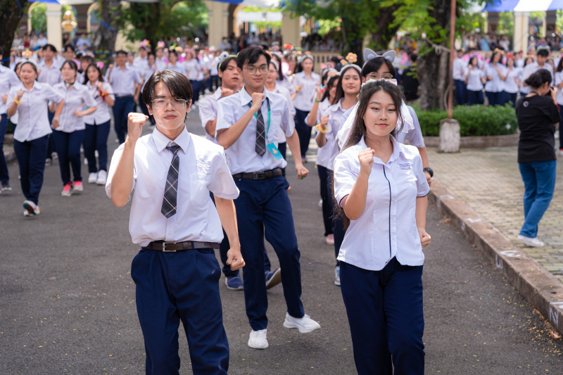 Trường THPT Chuyên Lê Hồng Phong