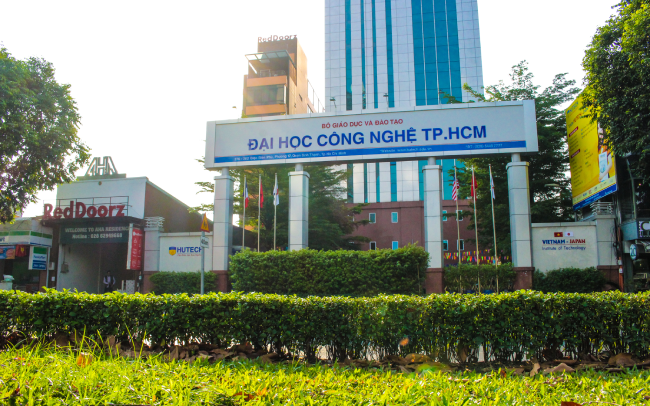 Trường Đại Học Công Nghệ TP.HCM - HUTECH