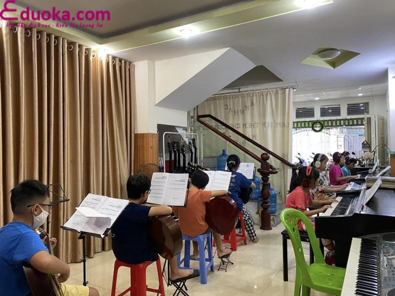 Những lưu ý khi học âm nhạc qua trung tâm
