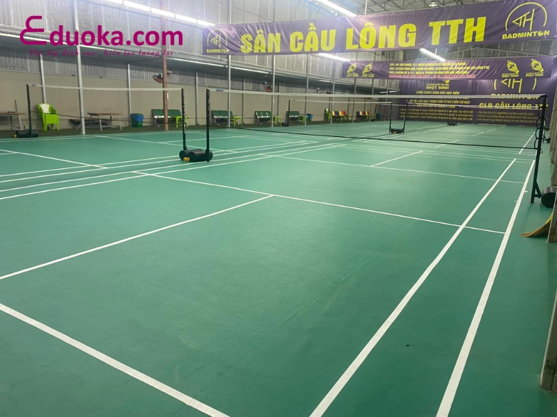 Sân cầu lông TTH