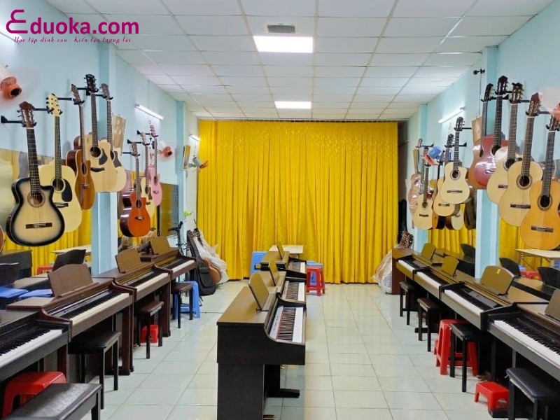 Lớp nhạc thầy Sự