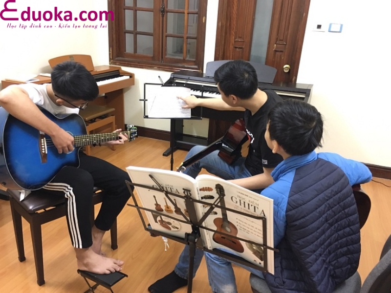 Lưu ý quan trọng khi tham gia học đàn