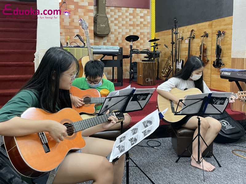 Trung tâm âm nhạc Anh Tú 