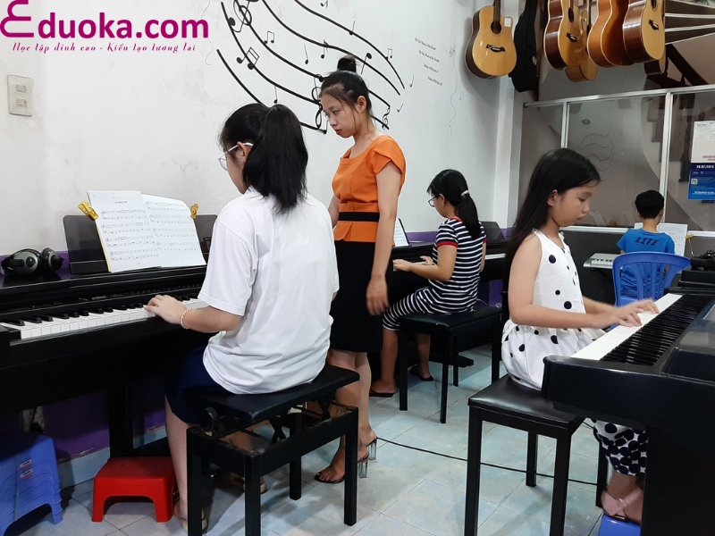 Trung tâm âm nhạc Dấu Chấm Đen