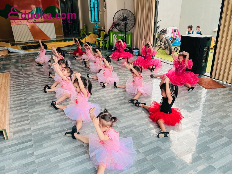 Trung tâm dạy múa Hồng Ân