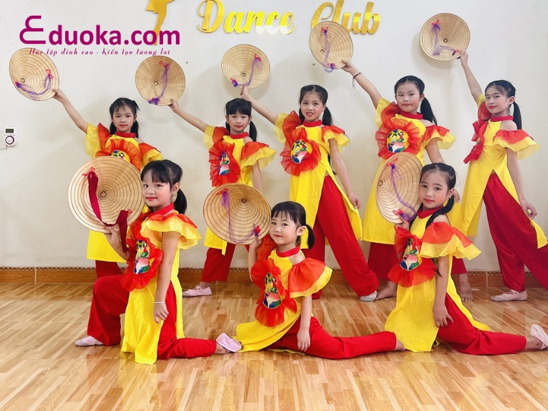 Trung tâm dạy múa quận Tân Phú Á Đông