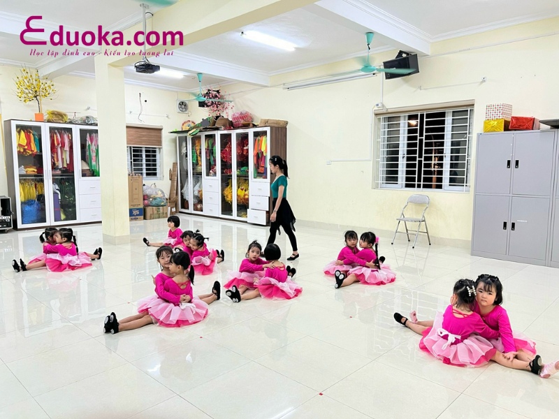 Trung Tâm Năng Khiếu Nghệ Thuật Little Star