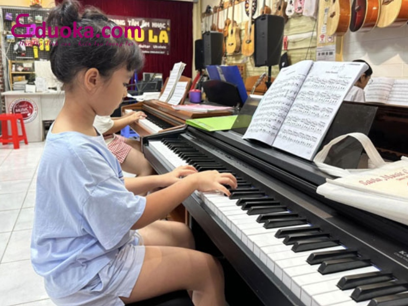 Trường nhạc Rainbow Music