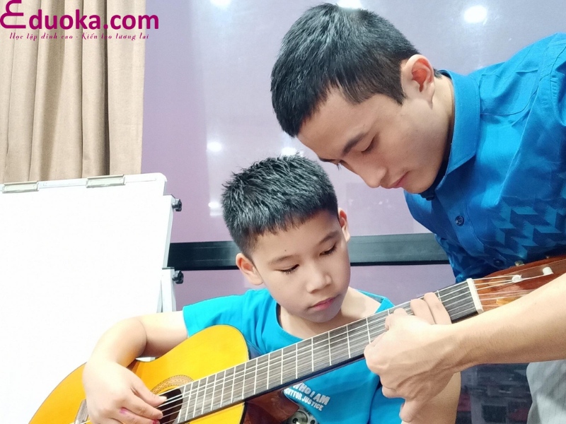 Học đàn guitar tại trung quận 6 tâm mang lại lợi ích gì?