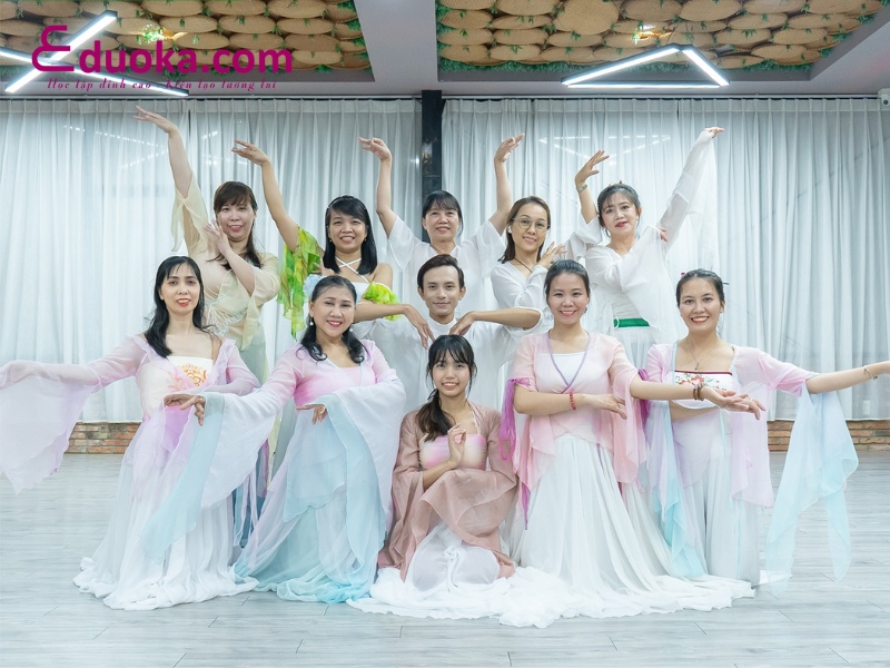 Lớp dạy múa hiện đại Ido