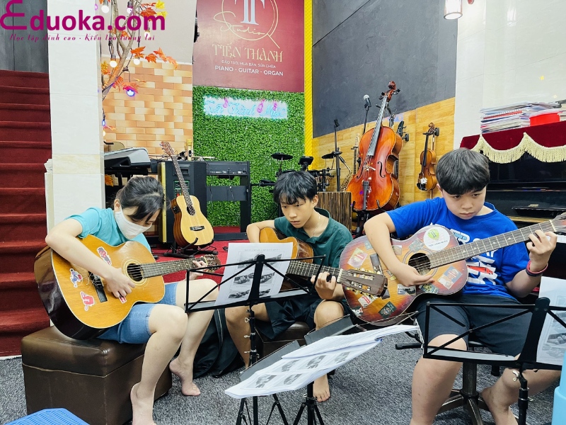 Những lưu ý quan trọng khi chọn trung tâm dạy đàn guitar
