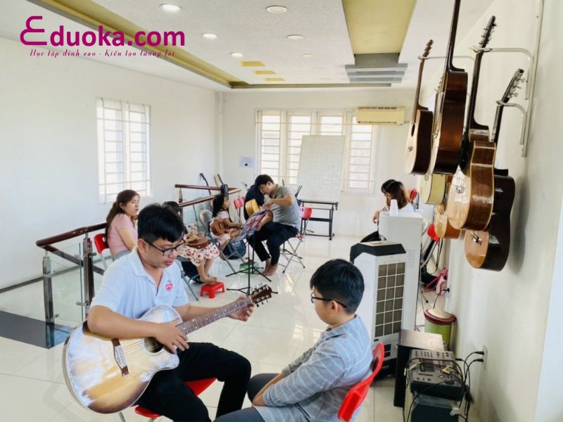 Trung tâm âm nhạc Ánh Dương
