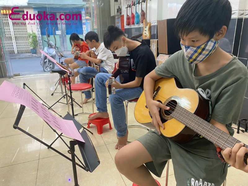 Trung tâm âm nhạc Hello Music