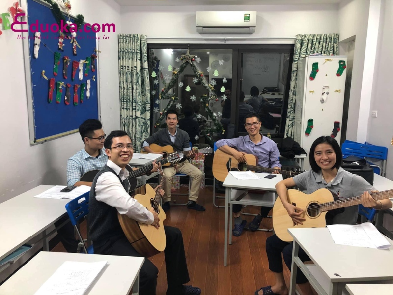 Lớp Dạy Đàn Guitar Anh Toàn
