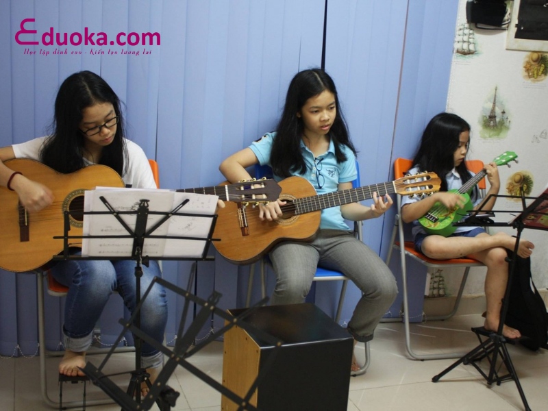 Những lưu ý khi tìm Trung tâm dạy đàn guitar Huyện Bình Chánh