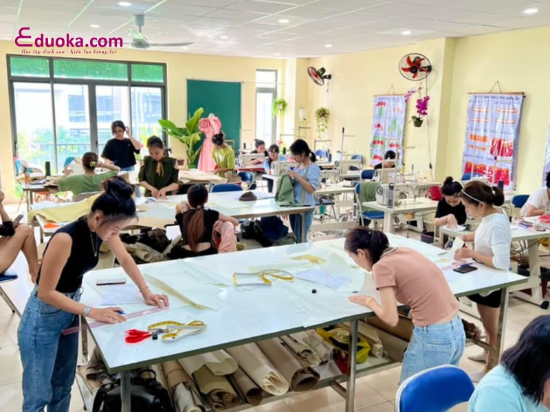 NSewingHouse - Dạy cắt may Thời Trang Quận 7 