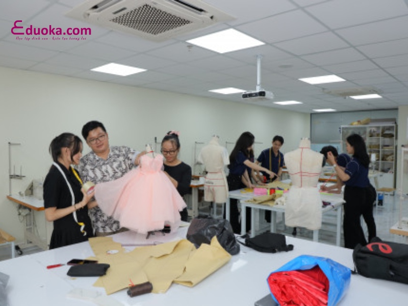 Trung tâm đào tạo thiết kế thời trang chuyên nghiệp Huyen Fashion