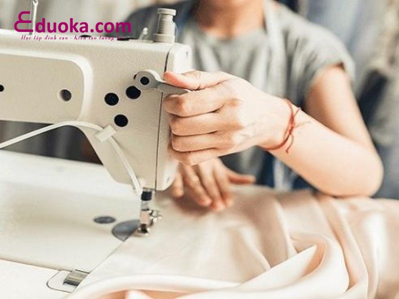 Trung tâm dạy cắt may công nghiệp Sakura