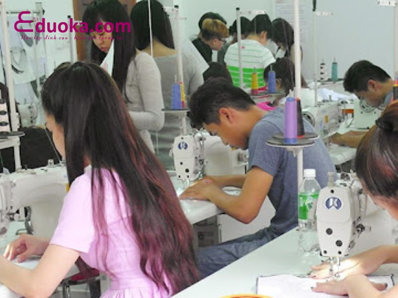 Trung Tâm Dạy Nghề Cắt May Công Nghiệp Sakura
