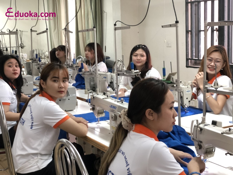 Trường Thiết kế Đồ Họa và Thời Trang (IED)