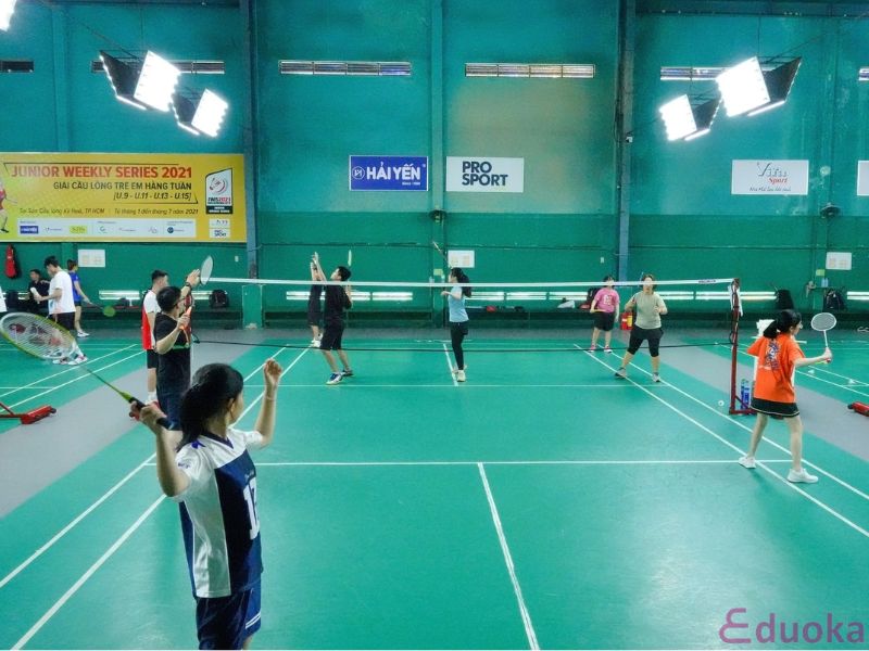 Dịch vụ khi thuê sân cầu lông Học viện TT Badminton