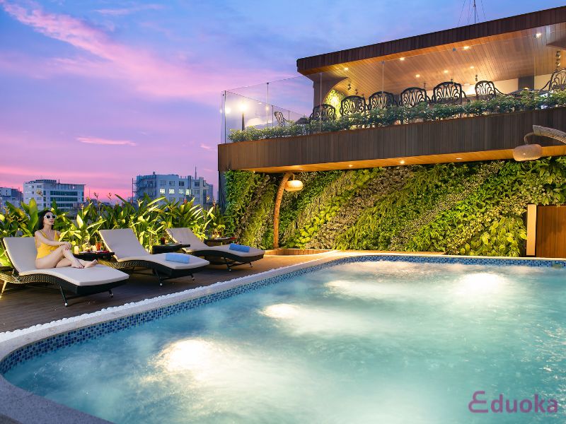 Tiện ích khi sử dụng hồ bơi tại khách sạn Adora Art Hotel