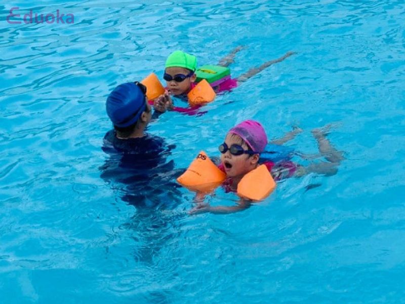 Trung tâm học bơi kèm riêng Swim To Be Live