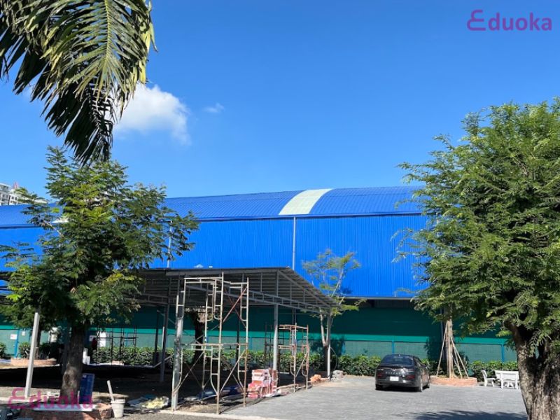 Dịch vụ tại sân Tennis Tấn Trường