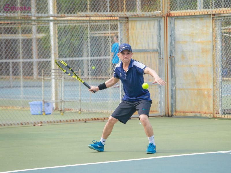 Tham gia lớp dạy tennis uy tín tại khu vực phường Đông Hưng Thuận
