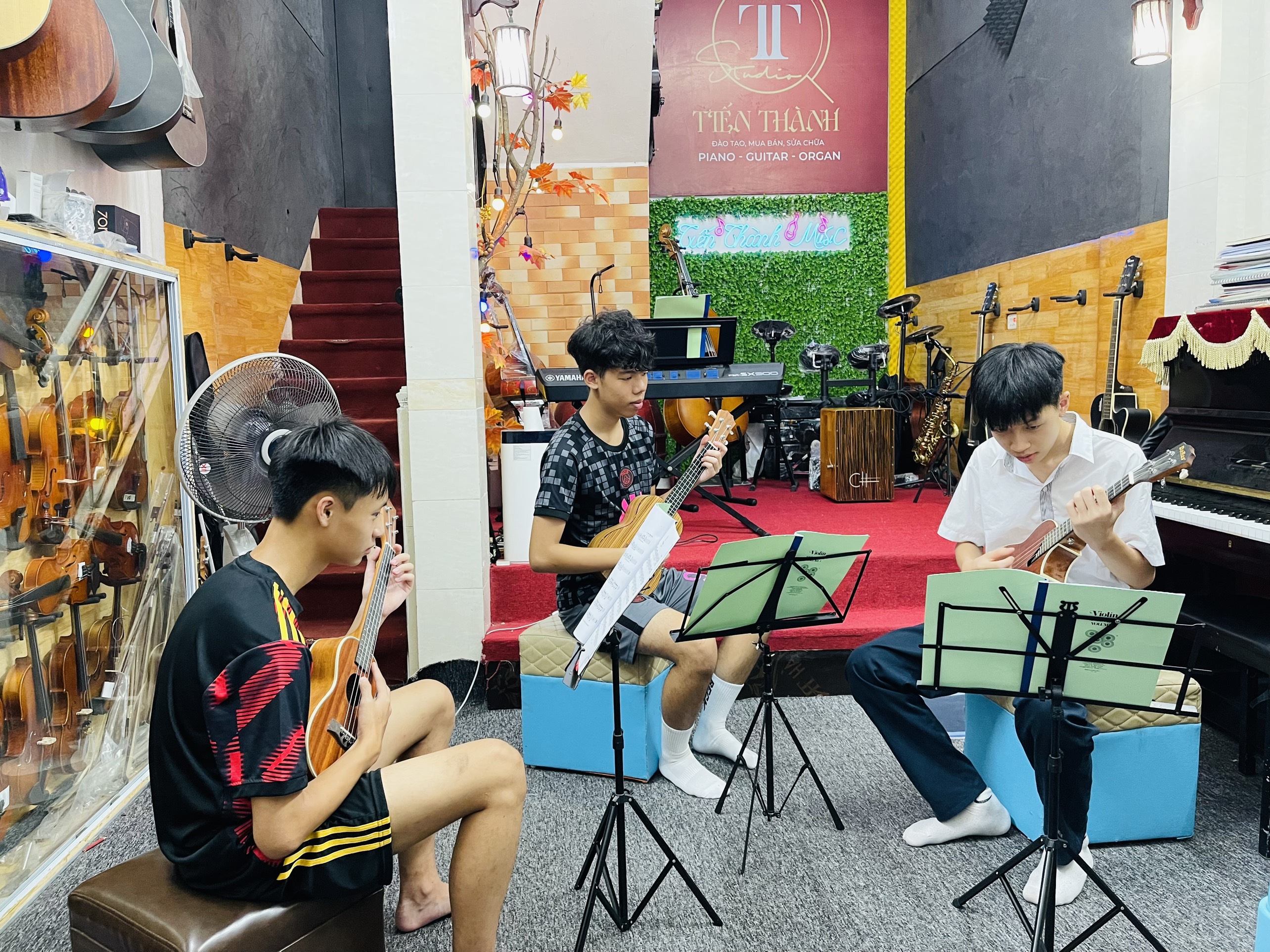 Khóa Học Ukulele Cấp Tốc