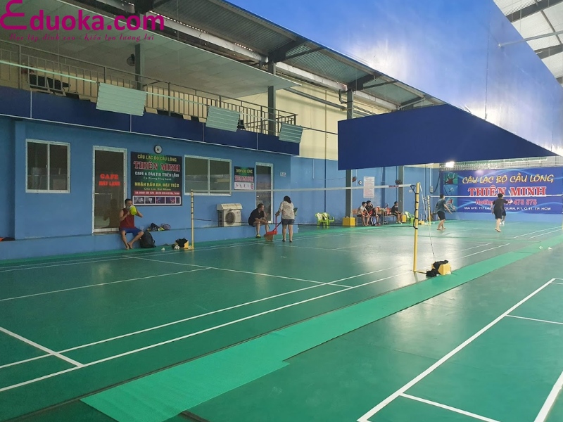 Sân cầu lông Lạc Long Quân quận 11