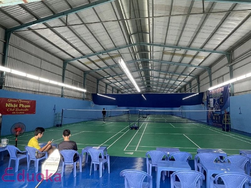 Sân cầu lông quận 12