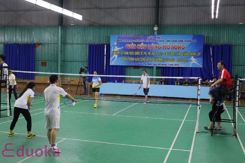 Sân đánh cầu lông quận Tân bình
