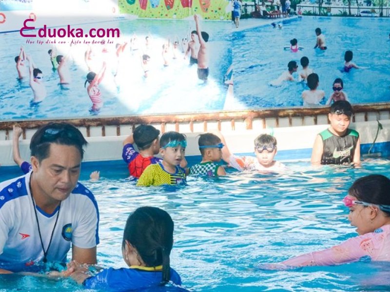Hồ bơi Kiến Thành quận Bình Tân