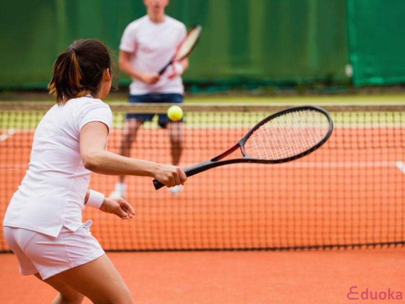 Dịch vụ tại sân tennis Quân Y 2