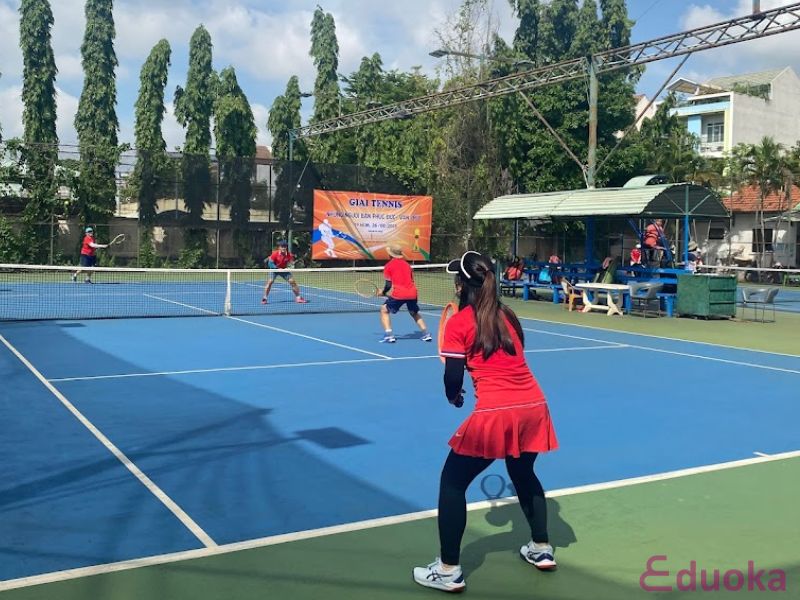 Tiện nghi tại Sân Tennis Hiệp Bình Chánh