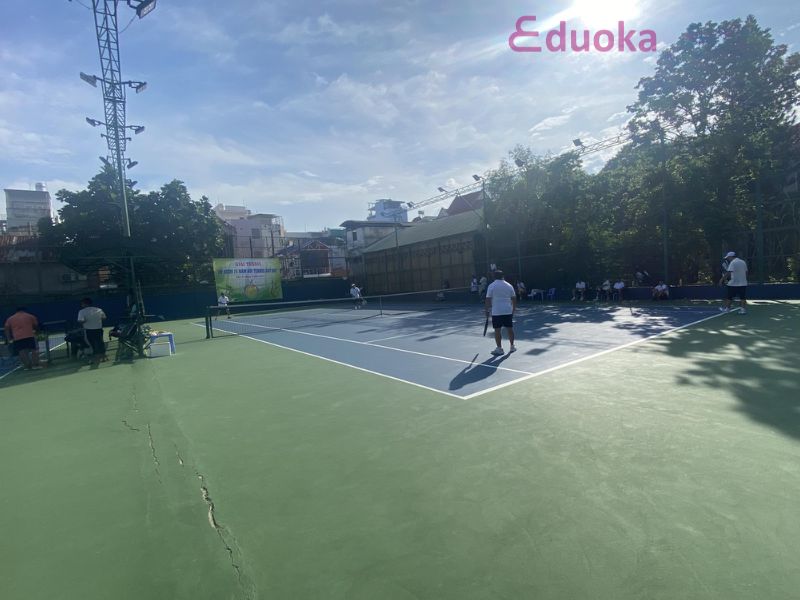 Dịch vụ tại sân tennis 133