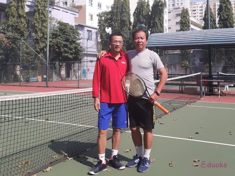 Dịch vụ tại sân Tennis Hồng Ân