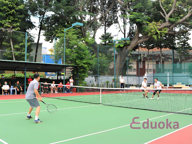 Tiện Ích Tại Sân Tennis Nhà thi đấu Quân khu 7