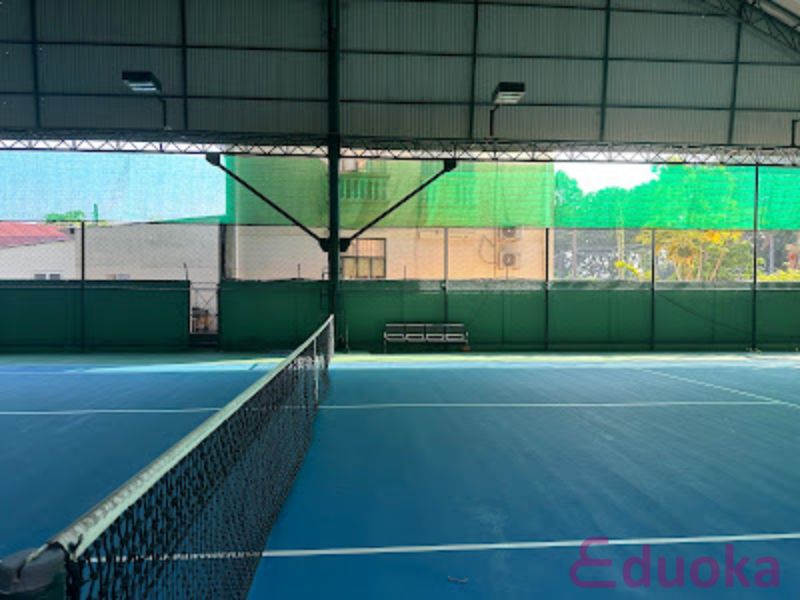 Lợi Ích Khi Chơi Tại Sân Tennis Mái Che 18D Cộng Hòa