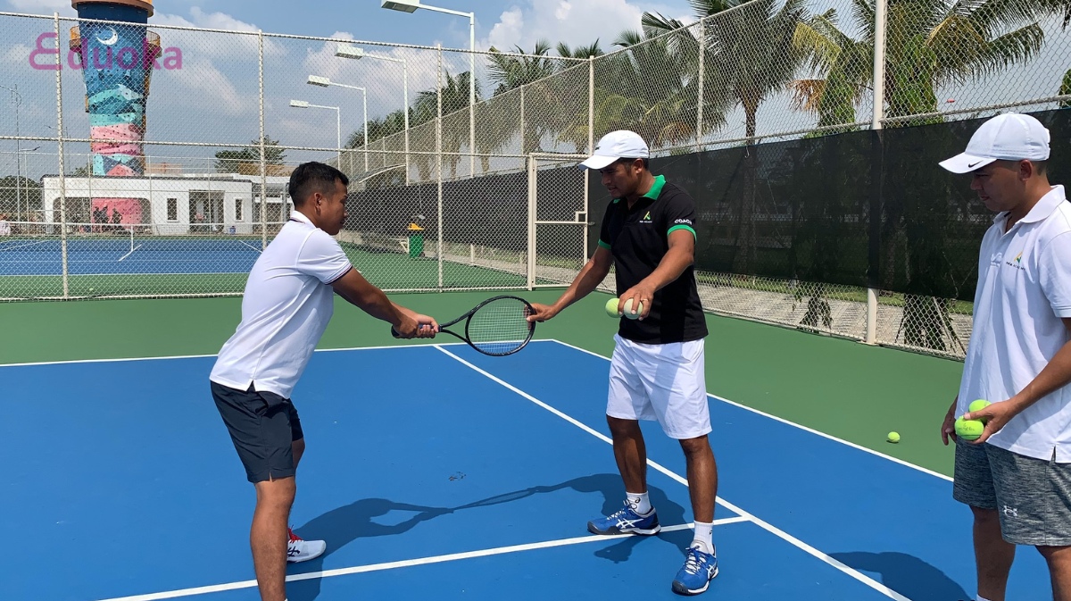 Lớp dạy tennis Quận 1 từ cơ bản đến nâng cao