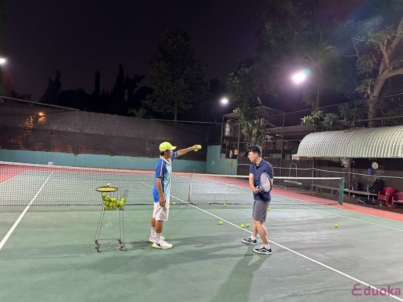 Sân Tennis 242 Cộng Hòa