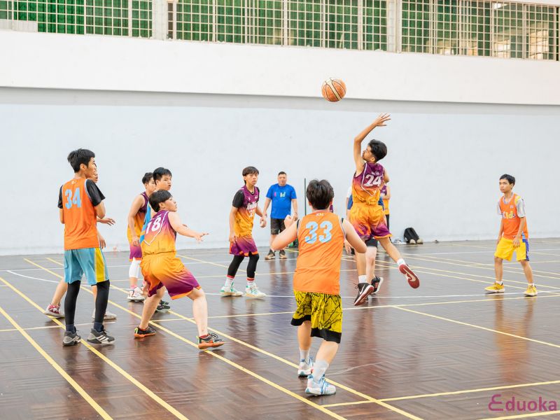 Chi phí tham gia lớp học bóng rổ